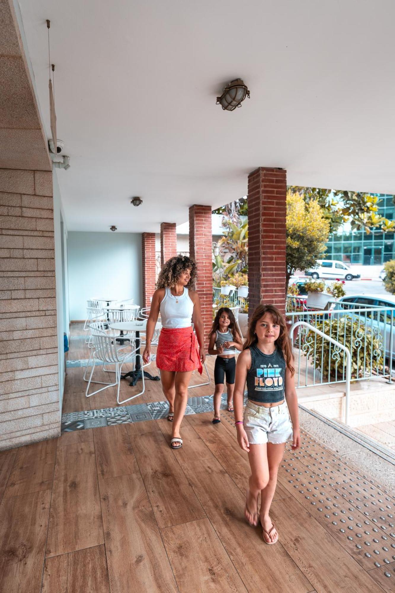 Eden Inn Зихрон Яков Екстериор снимка