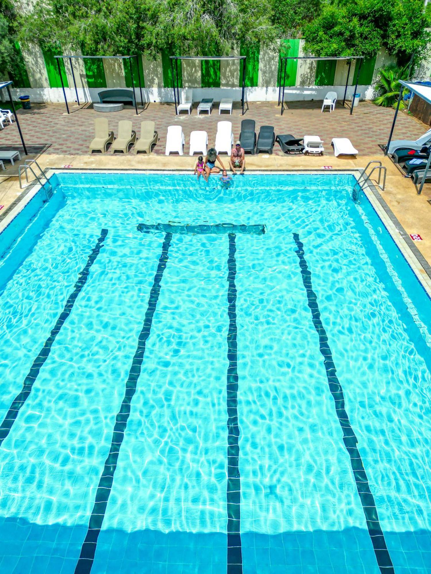Eden Inn Зихрон Яков Екстериор снимка