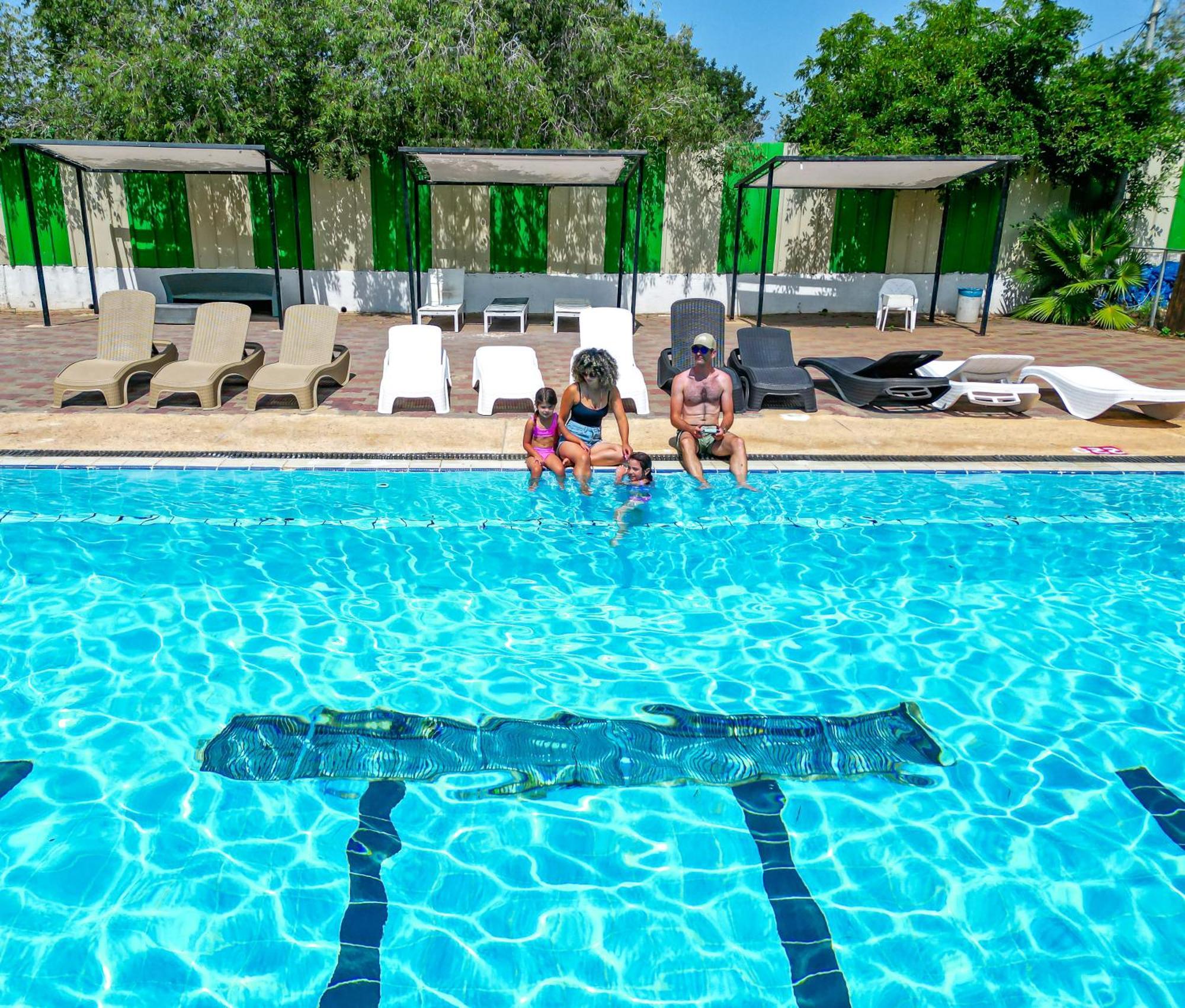 Eden Inn Зихрон Яков Екстериор снимка